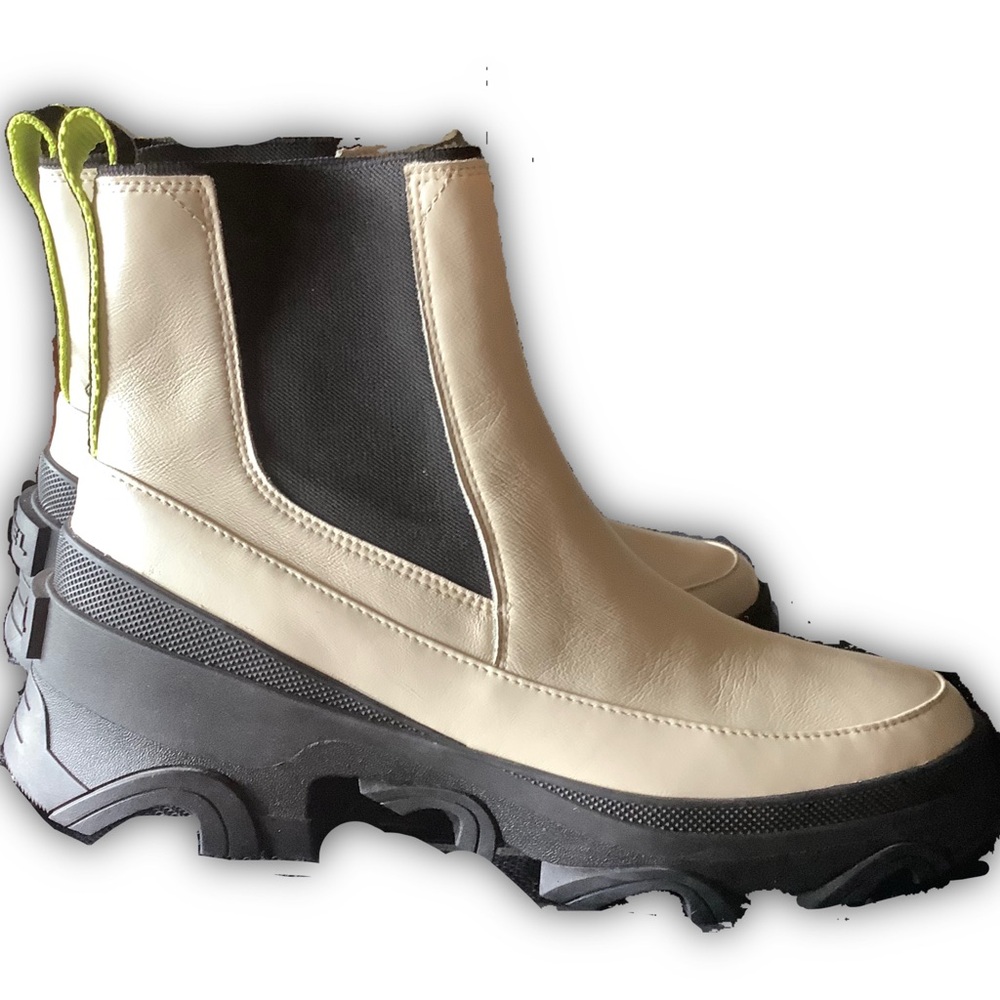 Women’s Sz 11 Sorel Cream and Black Leather Chelsea Boots